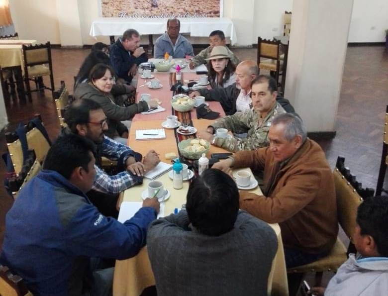 Las autoridades presentes coordinaron el accionar en la Ruta "Gral. Manuel Eduardo Arias"