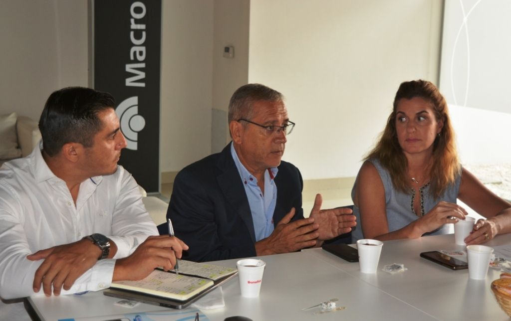 Abud Robles, Diego Suárez y Silvana Berrafato presidieron la mesa.