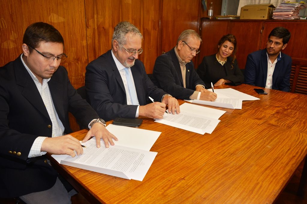 Destinan fondos para obras en salud.