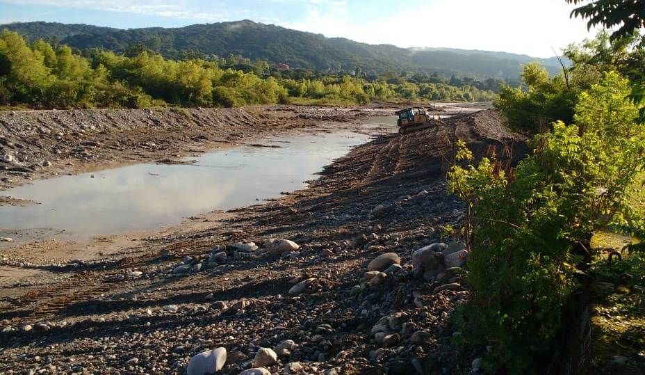 Encauce en el río Grande.