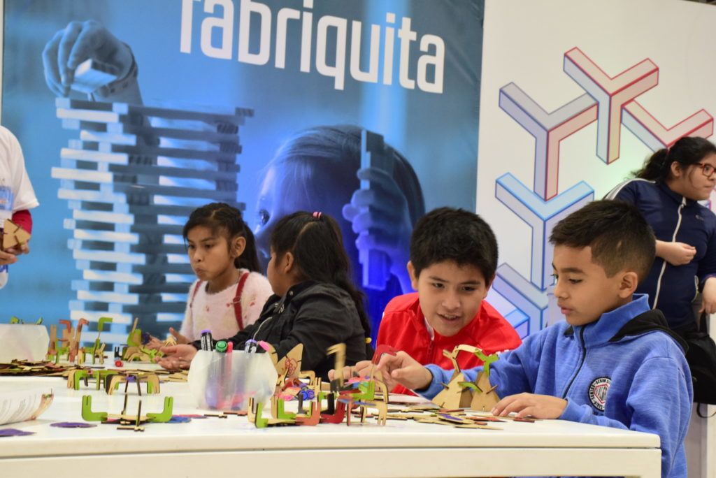 La muestra de ciencia, arte y tecnología está dedicada a niños y jóvenes de entre 6 y 18 años.
