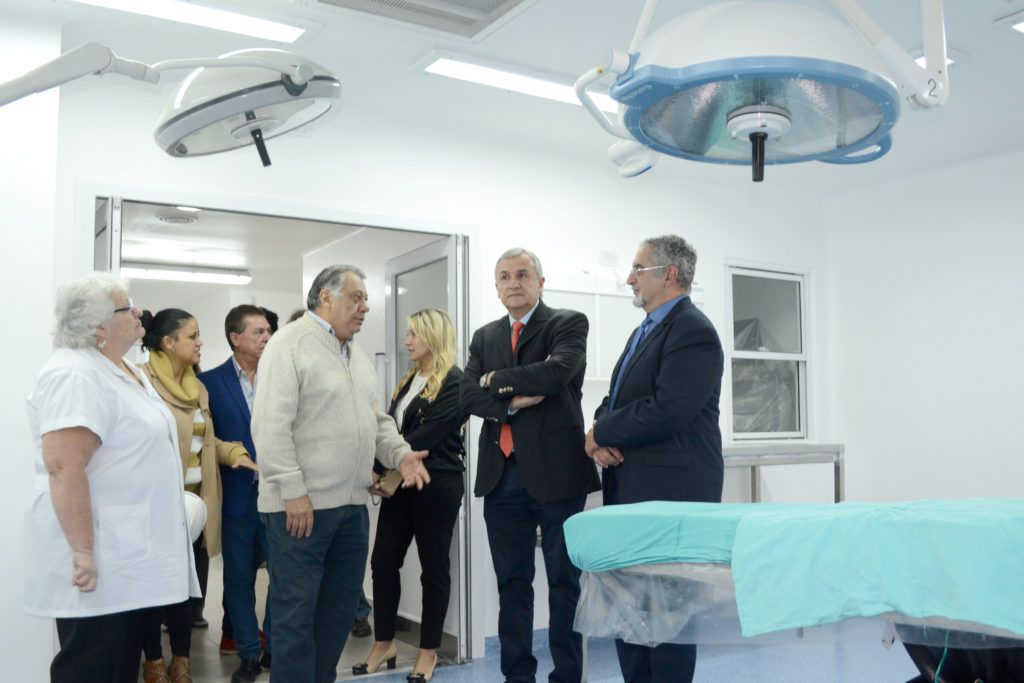 090419 Gob Morales Recorrido QuirofanO 03