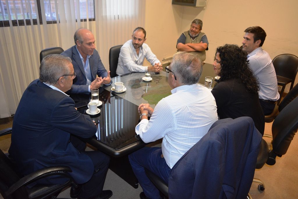 El ministro Abud Robles y el subsecretario Felipe Crespo, debatieron temas productivos.
