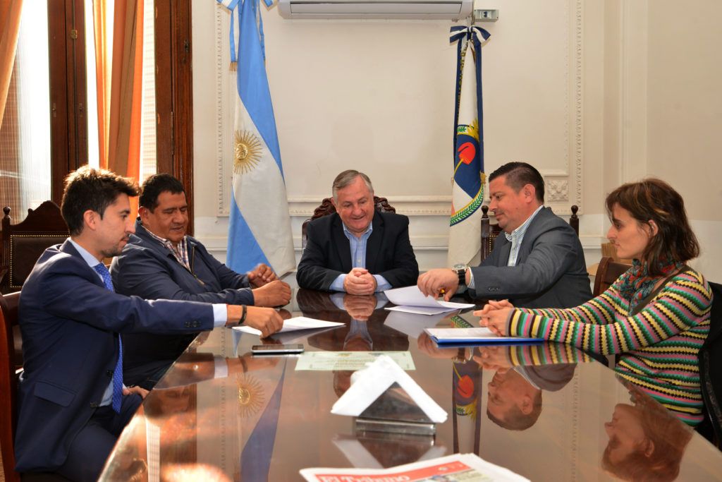 Firma-Convenio-RegistroCivil-Ambiente (1)