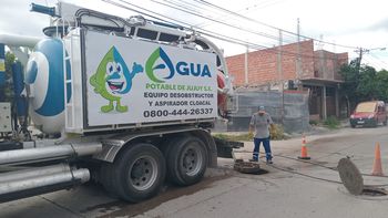 Agua Potable de Jujuy solucionó obstrucción cloacal intencional de extrema gravedad en Palpalá