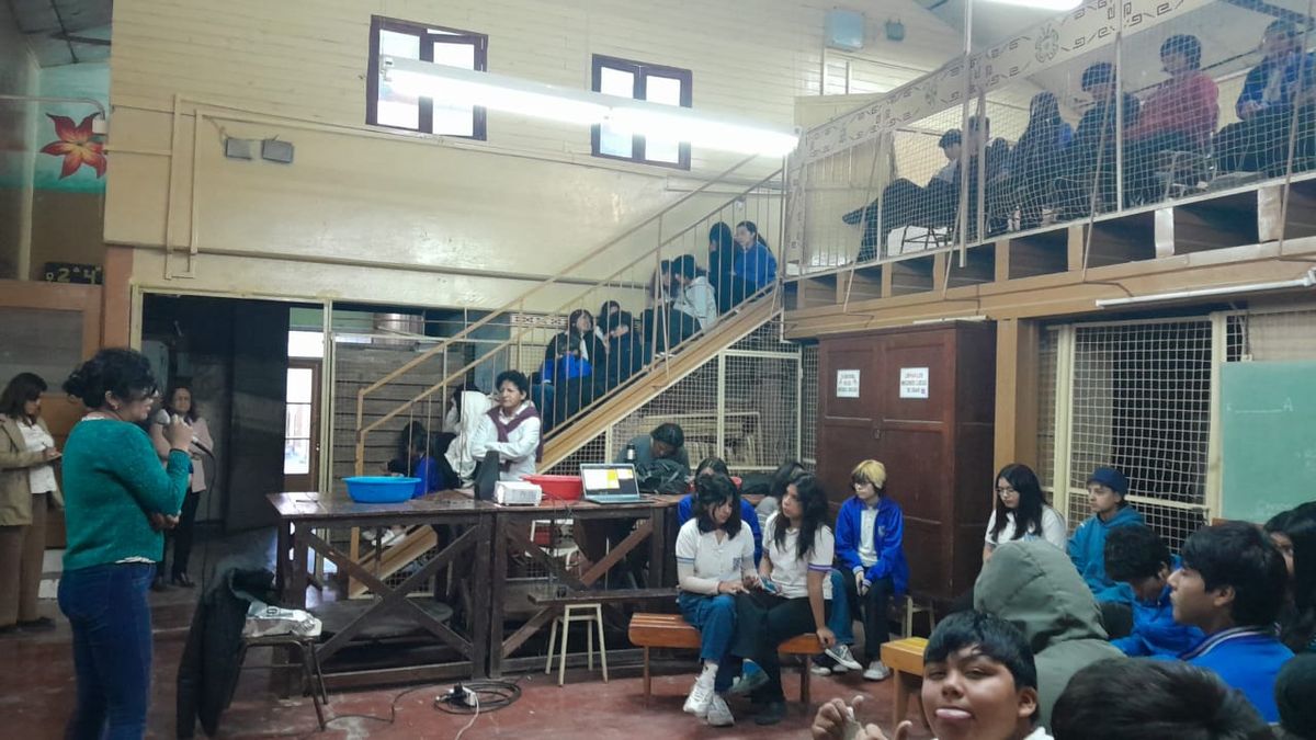 Continúan talleres en escuelas sobre bullying, grooming y autoestima