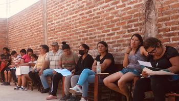 Vecinos y vecinas de 17 Hectáreas, en Alto Comedero, conocieron los proyectos de obras de infraestructura inclusiva y de servicios que se ejecutarán en su barrio. Vecinos y vecinas de 17 Hectáreas, en Alto Comedero, conocieron los proyectos de obras de infraestructura inclusiva y de servicios que se ejecutarán en su barrio.