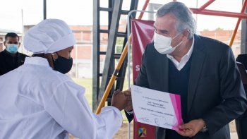 El Gobernador Gerardo Morales entregó premio a instituciones comunitarias.