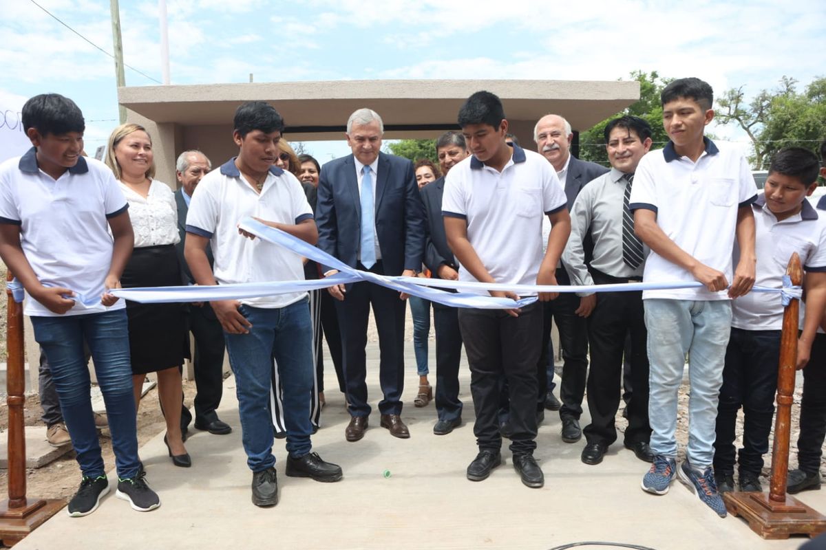 Morales inauguró una secundaria rural en Manantiales y presentó el plan de conectividad para todos los jujeños