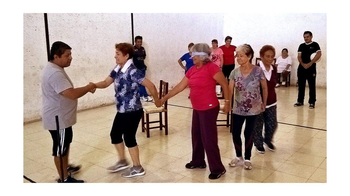 Actividades Del Centro Recreativo Para Los Adultos Mayores