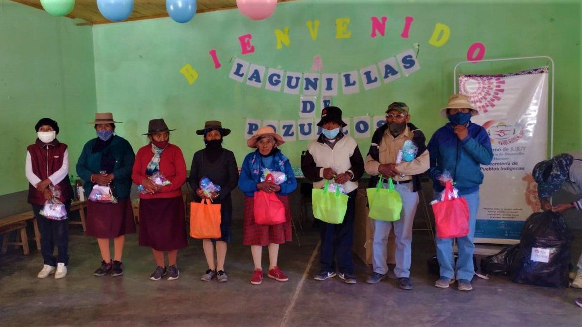 Personas adultas mayores de la Comunidad Aborigen Lagunillas de Pozuelos participaron de la jornada recreativa.