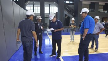Exitoso recorrido de autoridades de FIBA por las instalaciones del Estadio de la Federación Jujeña de Basquetbol