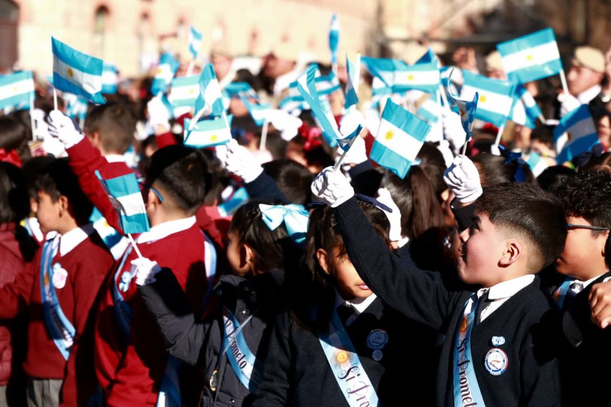 Sadir presidió los actos por el Día de la Bandera y anunció nuevas obras estratégicas para La Quiaca