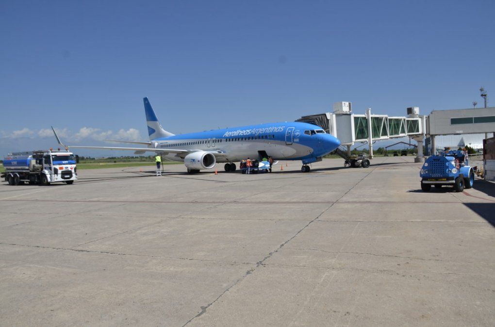Aerolíneas Argentinas aumentará tres vuelos semanales a Buenos Aires desde abril