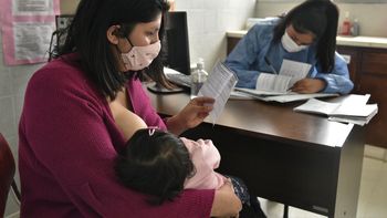 covid 19: desde hoy se aplica tercera dosis a bebes de 6 meses en adelante y cuarta a ninas, ninos y adolescentes