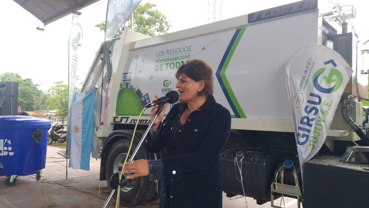 Gestión de residuos: El Piquete recibió un compactador y cerrará su basural a cielo abierto Gestión de residuos: El Piquete recibió un compactador y cerrará su basural a cielo abierto