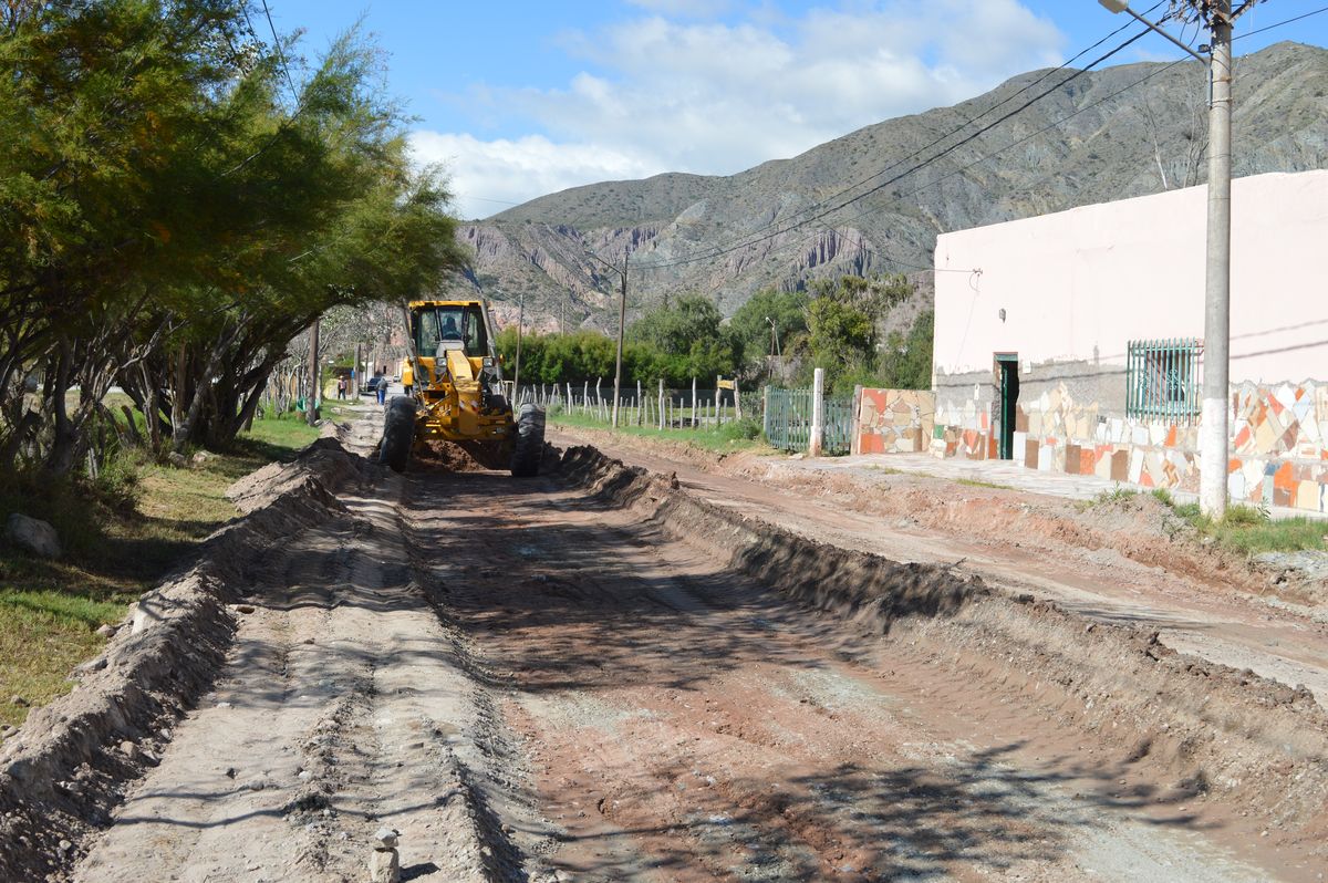 Las obras de pavimentación de la avenida paralela a la RN9 en Tumbaya estarán listas a principios de abril.