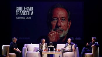 El Teatro Mitre brilló con el Diálogo de Altura de Guillermo Francella