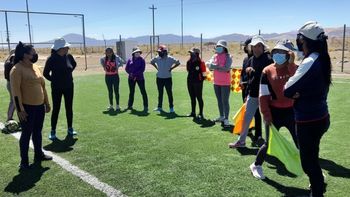 se dicto curso de formacion de arbitros de futbol para mujeres en abra pampa
