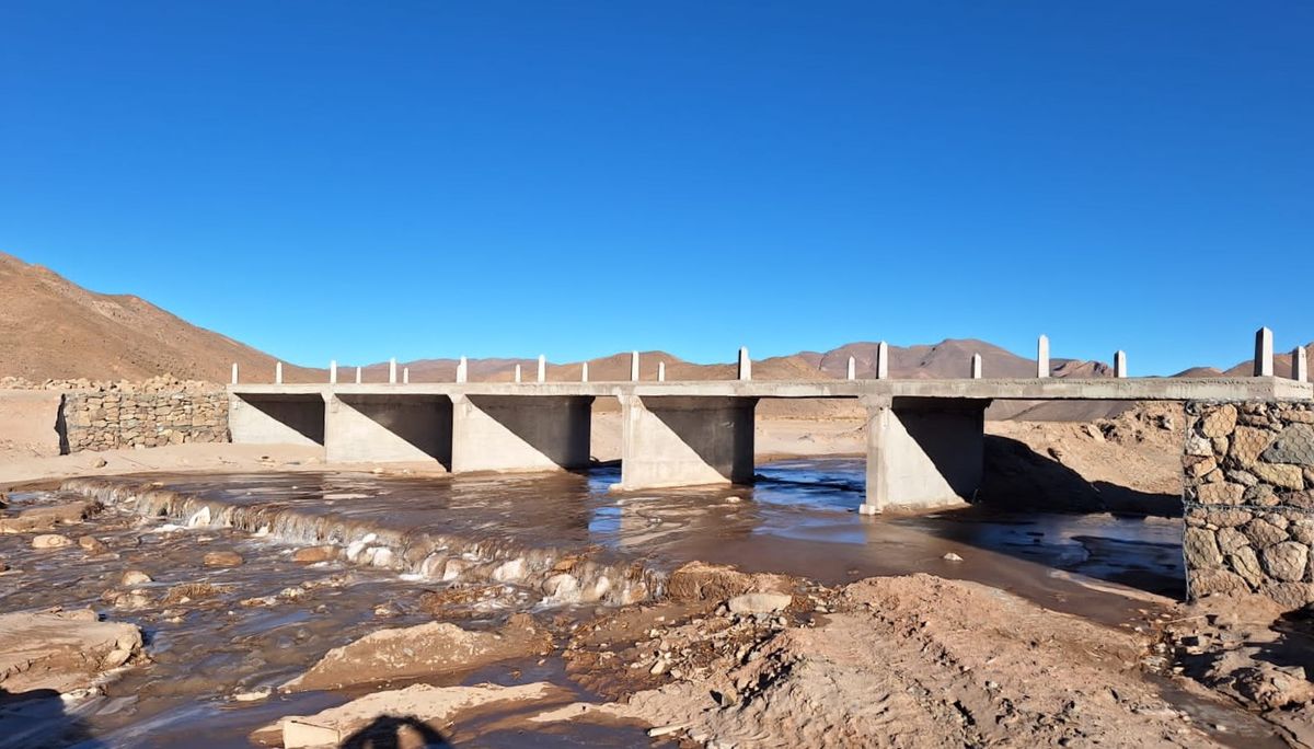 Las obras en RP 75 avanzan en la unión de los dos extremos del puente sobre el río Las Burras