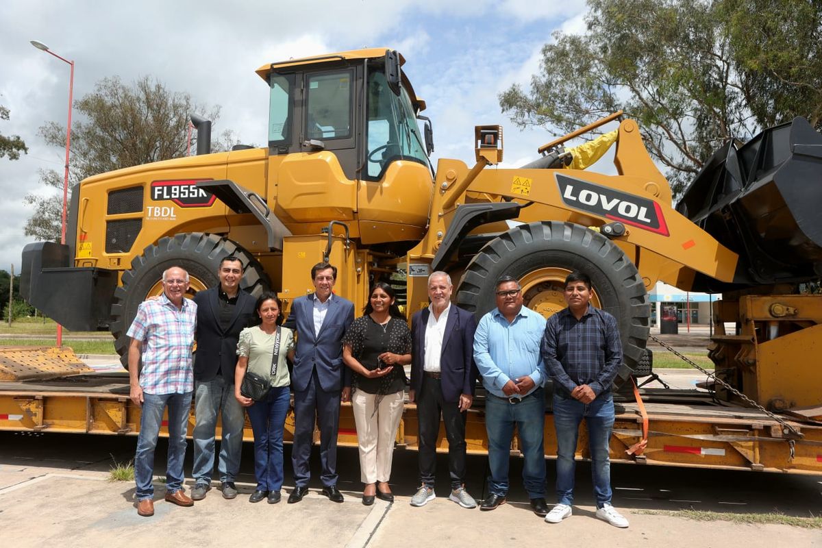 Sadir entregó maquinaria para Tilcara adquirida con regalías mineras