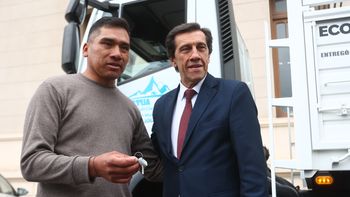 sadir entrego un camion para catua