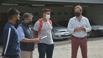 Las prácticas para estudiantes del IES 11 fueron acompañadas por el coordinacor de la carrera, Pablo Mendivil, y los directores de Asuntos Legales y de Energías Renovables y Eficiencia Energética de la Secretaría de Energía, Agustina Otaola y Marcelo Nieder, respectivamente.