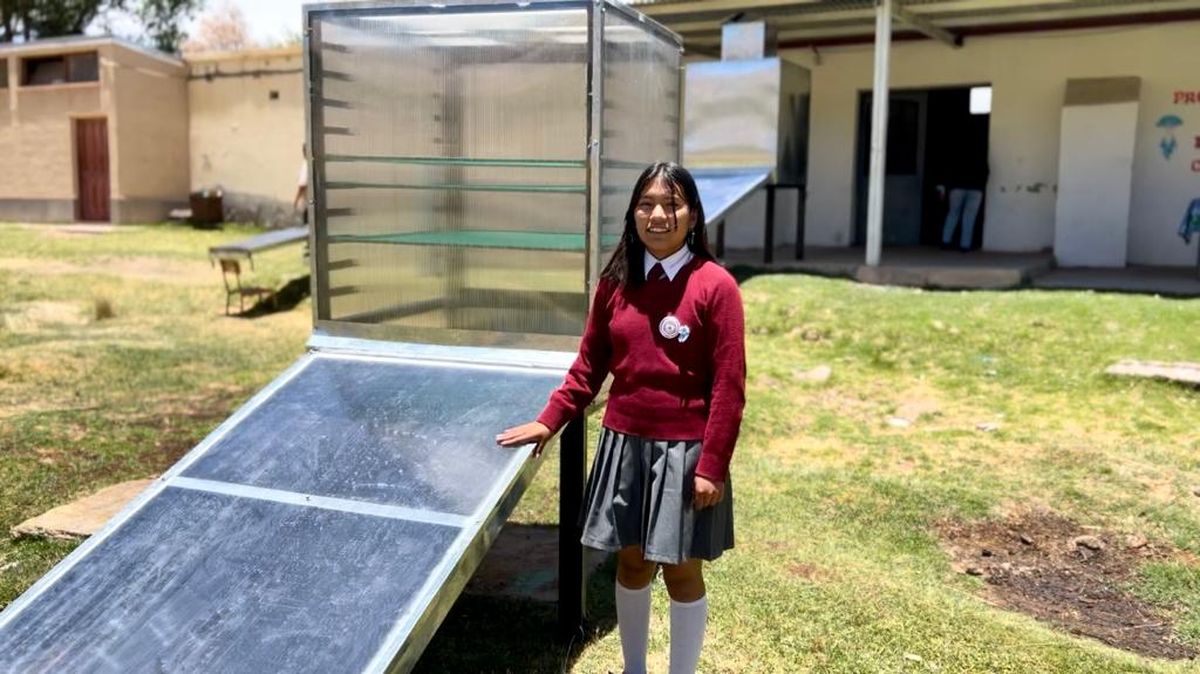 Alumnos de Humahuaca diseñaron y construyeron deshidratadores híbridos solares para conservar alimentos