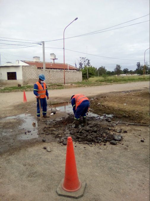 Agua Potable de Jujuy trabaja en barrios de Fraile Pintado