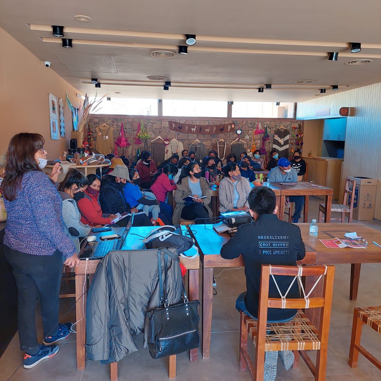 presentan lineas de credito para emprendedores de la puna