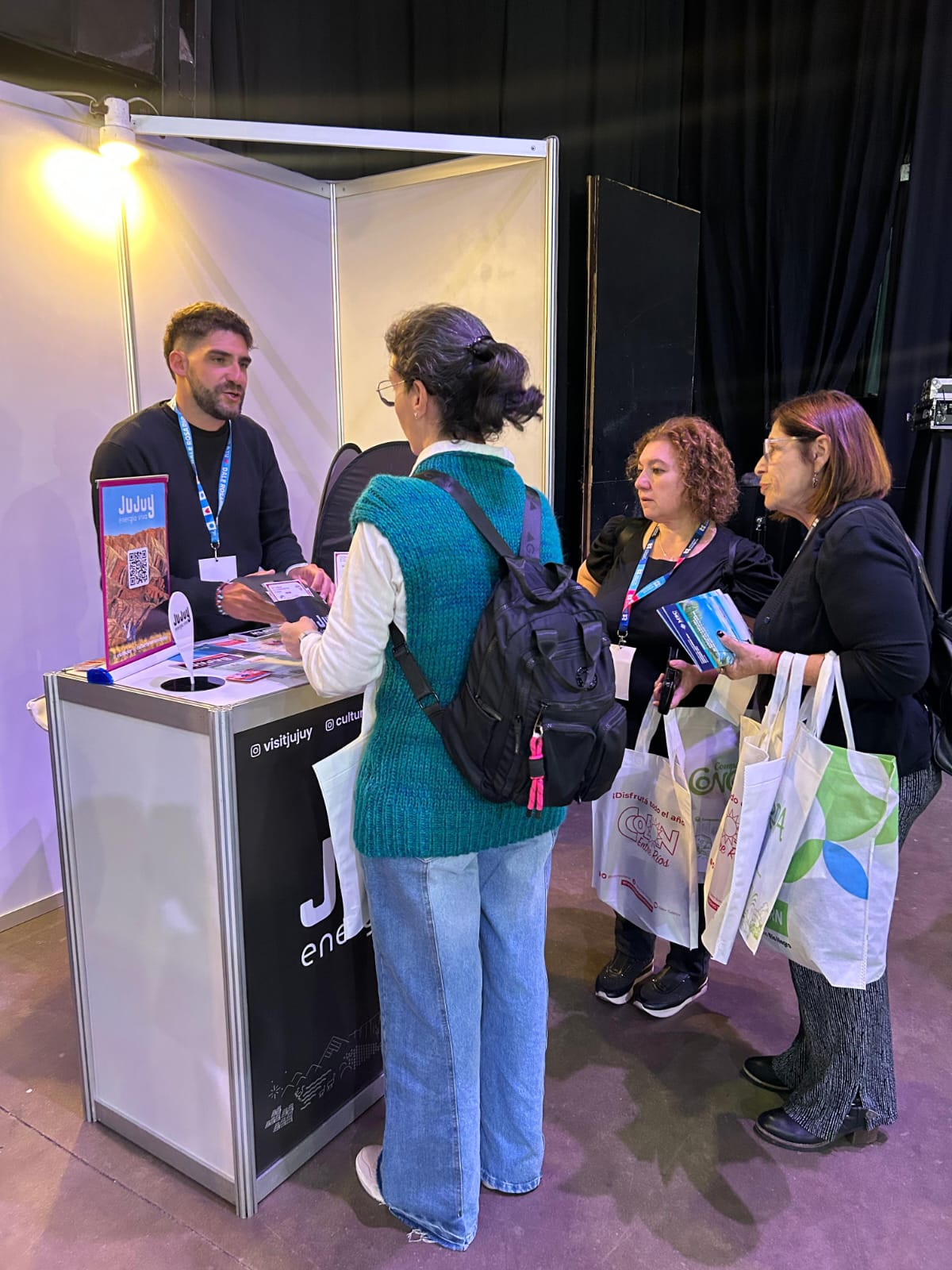 La provincia participa del principal encuentro comercial del sector en la región, fortaleciendo vínculos estratégicos y posicionando su oferta turística.  