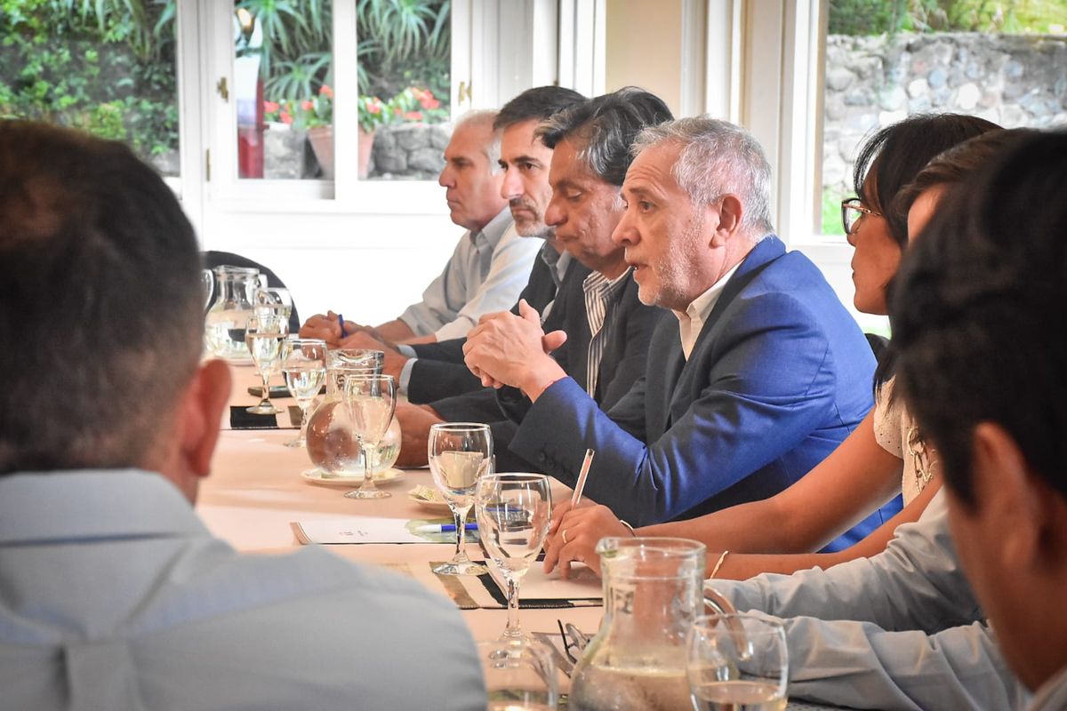 Trabajo coordinado para fortalecer al sector tabacalero - Reunión en Salta