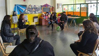 iniciaron los ciclos de talleres de escuela de crianza  