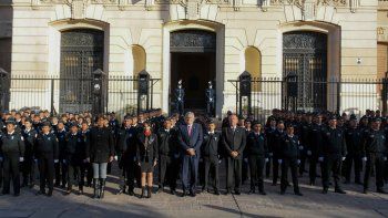 morales tomo juramento de fidelidad a la bandera nacional a cadetes del instituto universitario provincial de seguridad