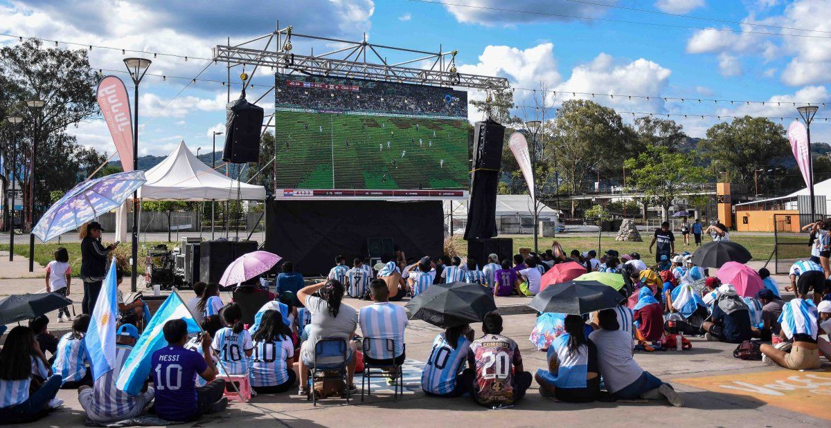 Jujeños vivieron el triunfo argentino en la pantalla gigante de Ciudad Cultural