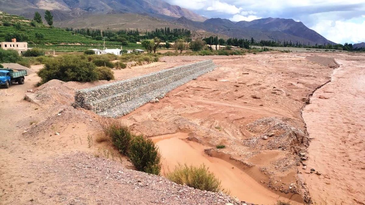 Las obras del Plan Hídrico Provincial continúan durante el verano.