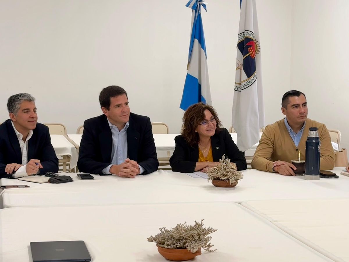 Educación y Trabajo: fomentar la inserción laboral desde el sector minero Educación y Trabajo: fomentar la inserción laboral desde el sector minero