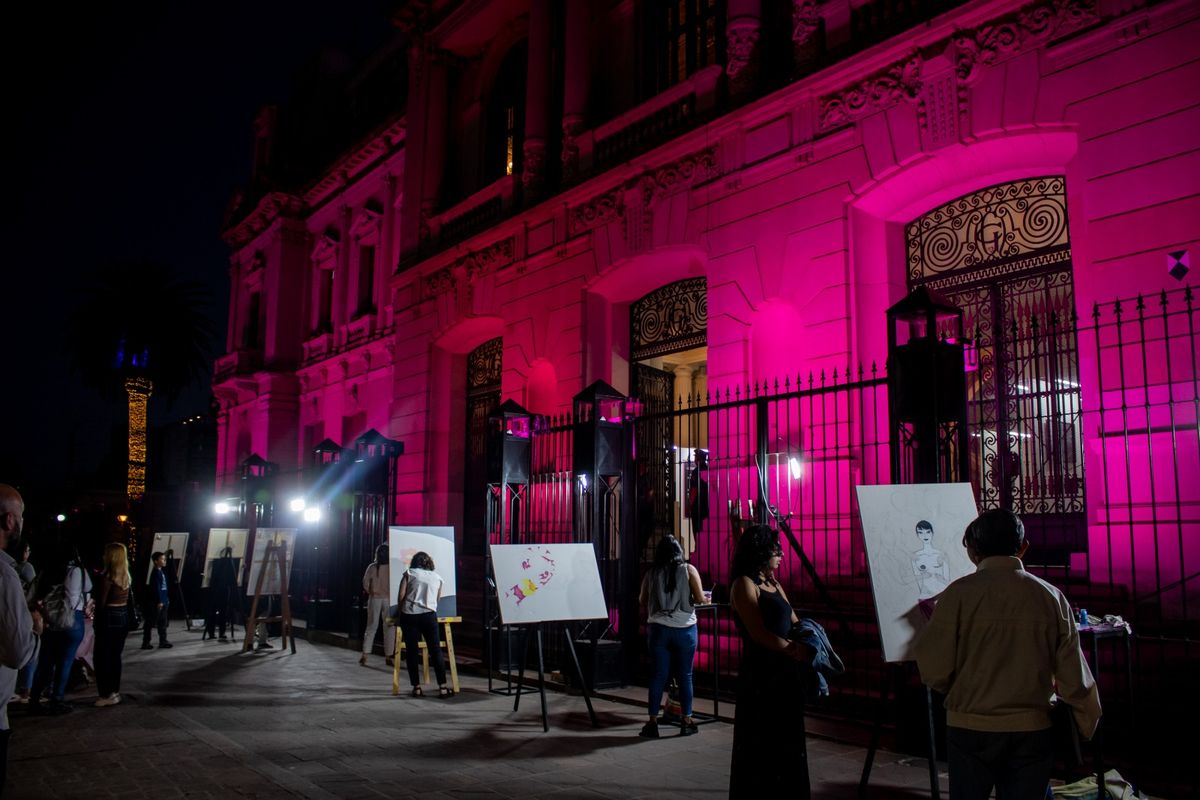 Inauguración de la Muestra Retratos Rosas en Casa de Gobierno