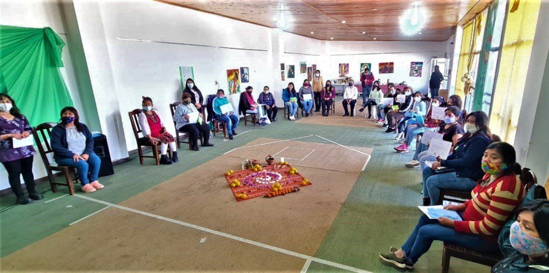 Promoviendo el fortalecimiento de mujeres indígenas