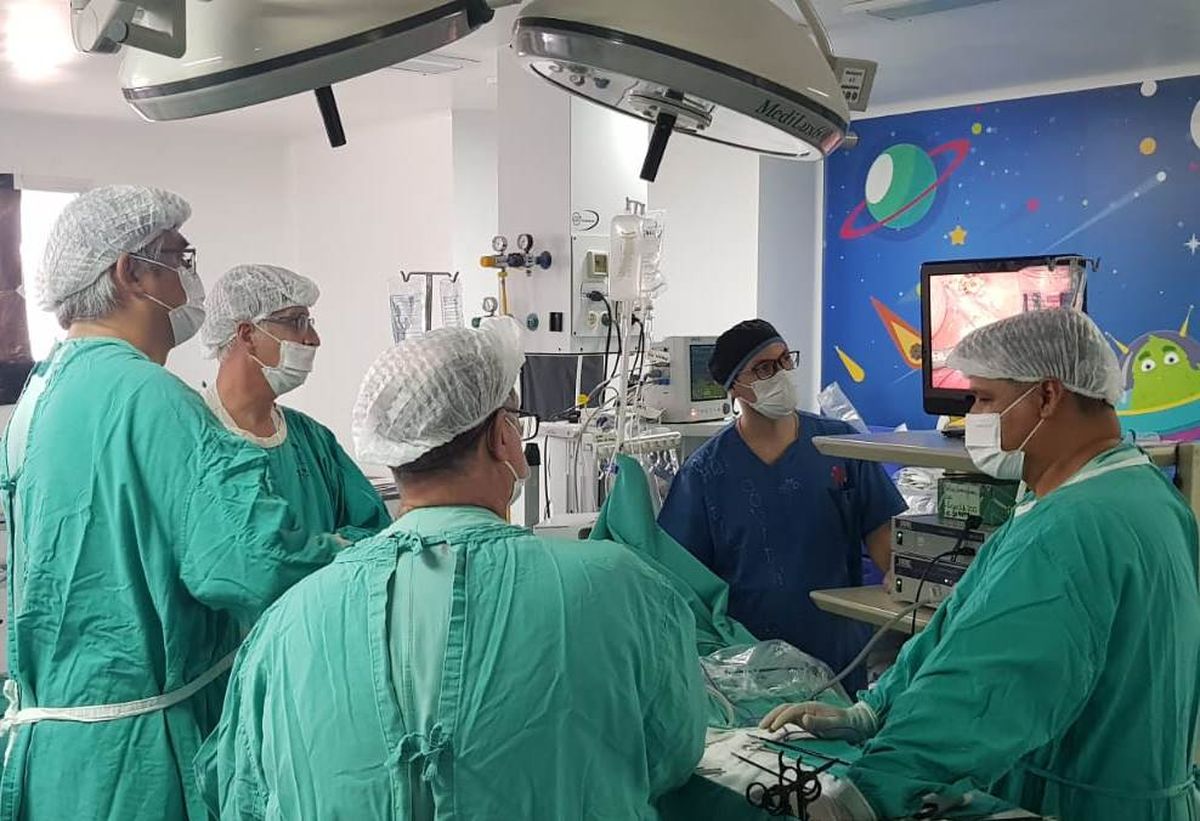 Exitosa cirugía laparoscópica pediátrica por complicación en la vía biliar