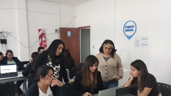 Equipos profesionales del Programa Potenciar Trabajo brindaron asesoramiento a los que tuvieron dificultad en el cobro.