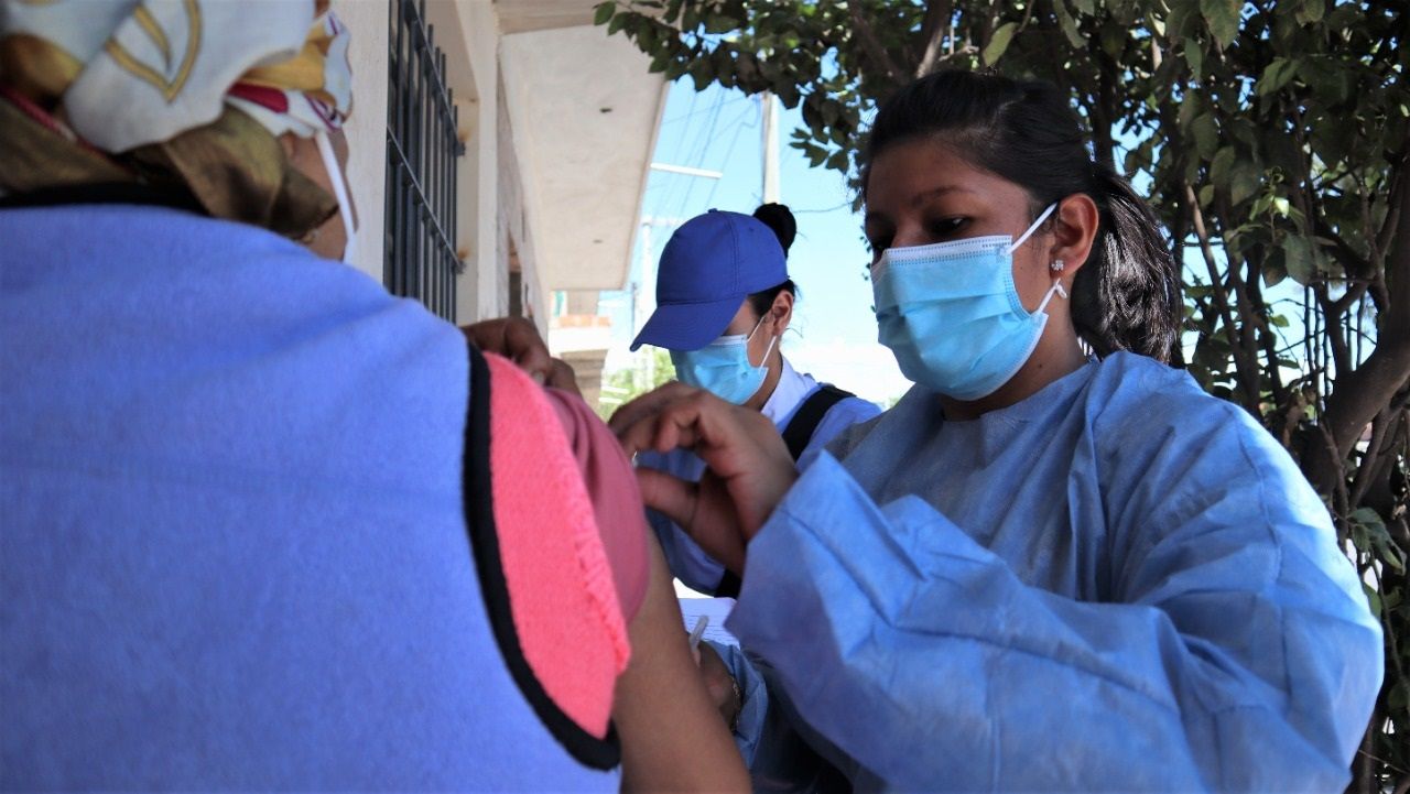cada dia que una persona pasa sin vacunarse expone su salud