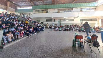 charla sobre gestion de residuos y economia circular en la escuela n° 147