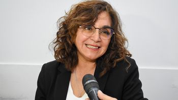 continua la entrega de aulas digitales moviles a escuelas de toda la provincia