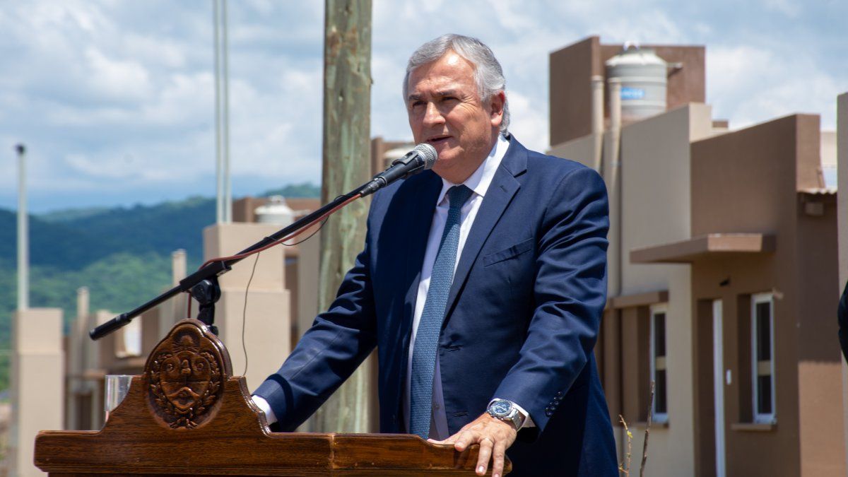 El gobernador Morales entregó 50 viviendas construidas con recursos provinciales 