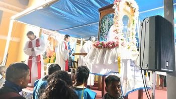 gobierno acompano a la feligresia jujena la bajada de la virgen de punta corral