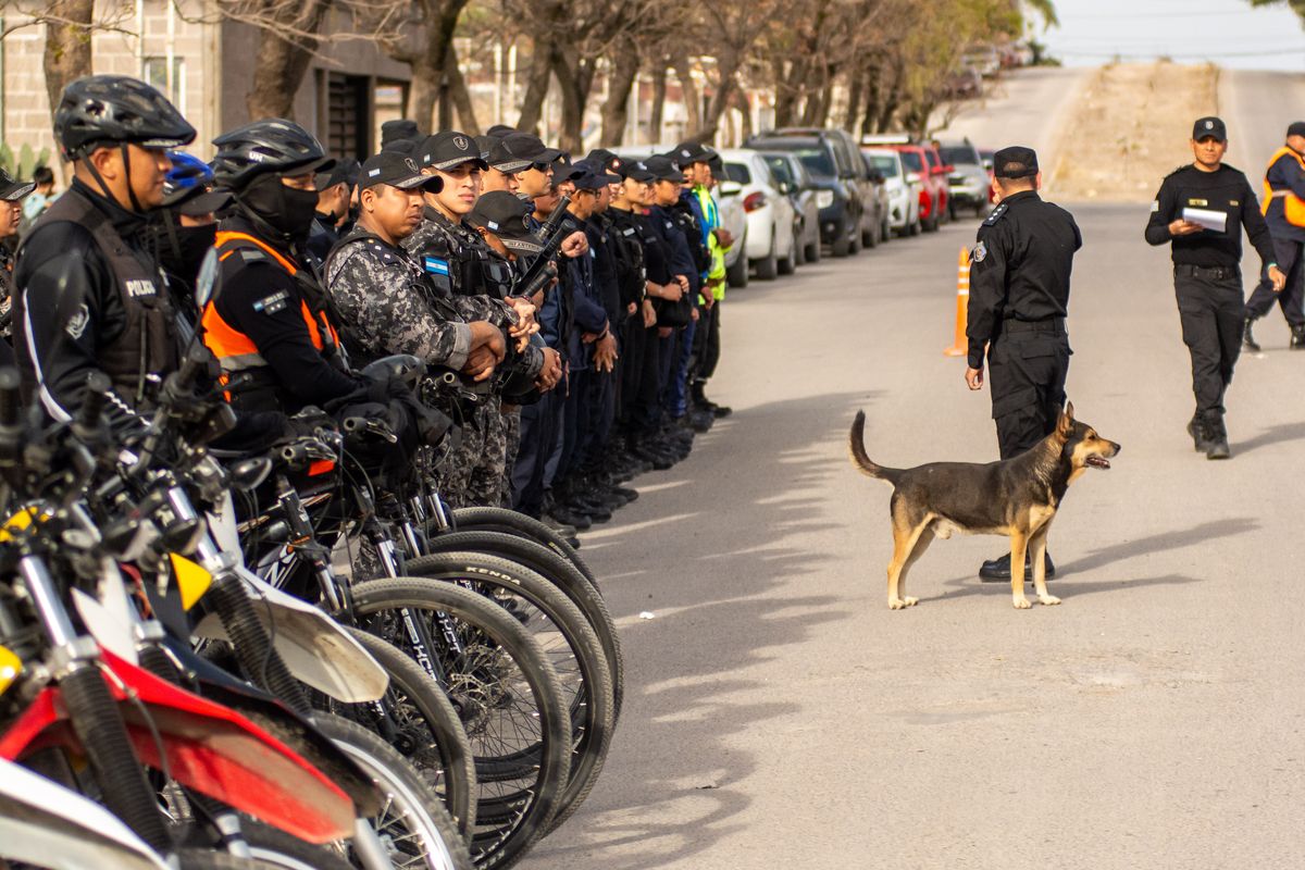 Lanzamiento operativo policial preventivo en barrio Tupac Amaru