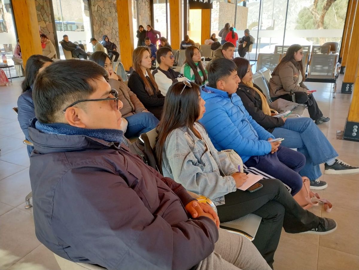 Equipos del Tren Solar actualizan herramientas para el buen trato a personas con discapacidad