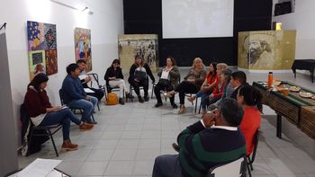 Fructifero encuentro en la Casa de la Cultura de la localidad de El Carmen Fructifero encuentro en la Casa de la Cultura de la localidad de El Carmen