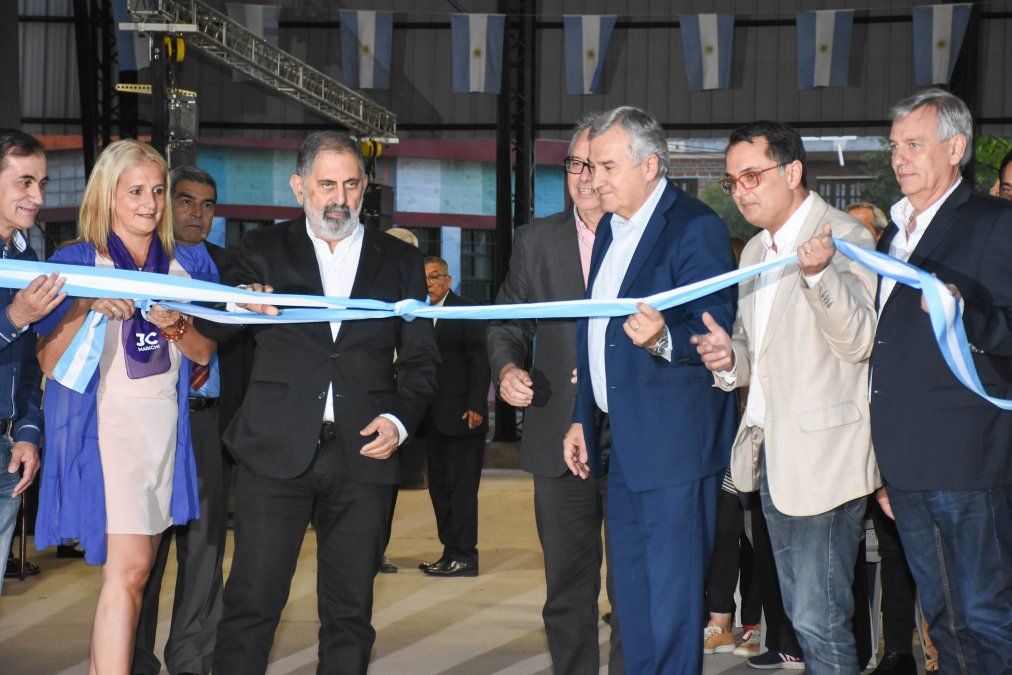 Morales inauguró el Alto Multiespacio para expresiones culturales, sociales y deportivas